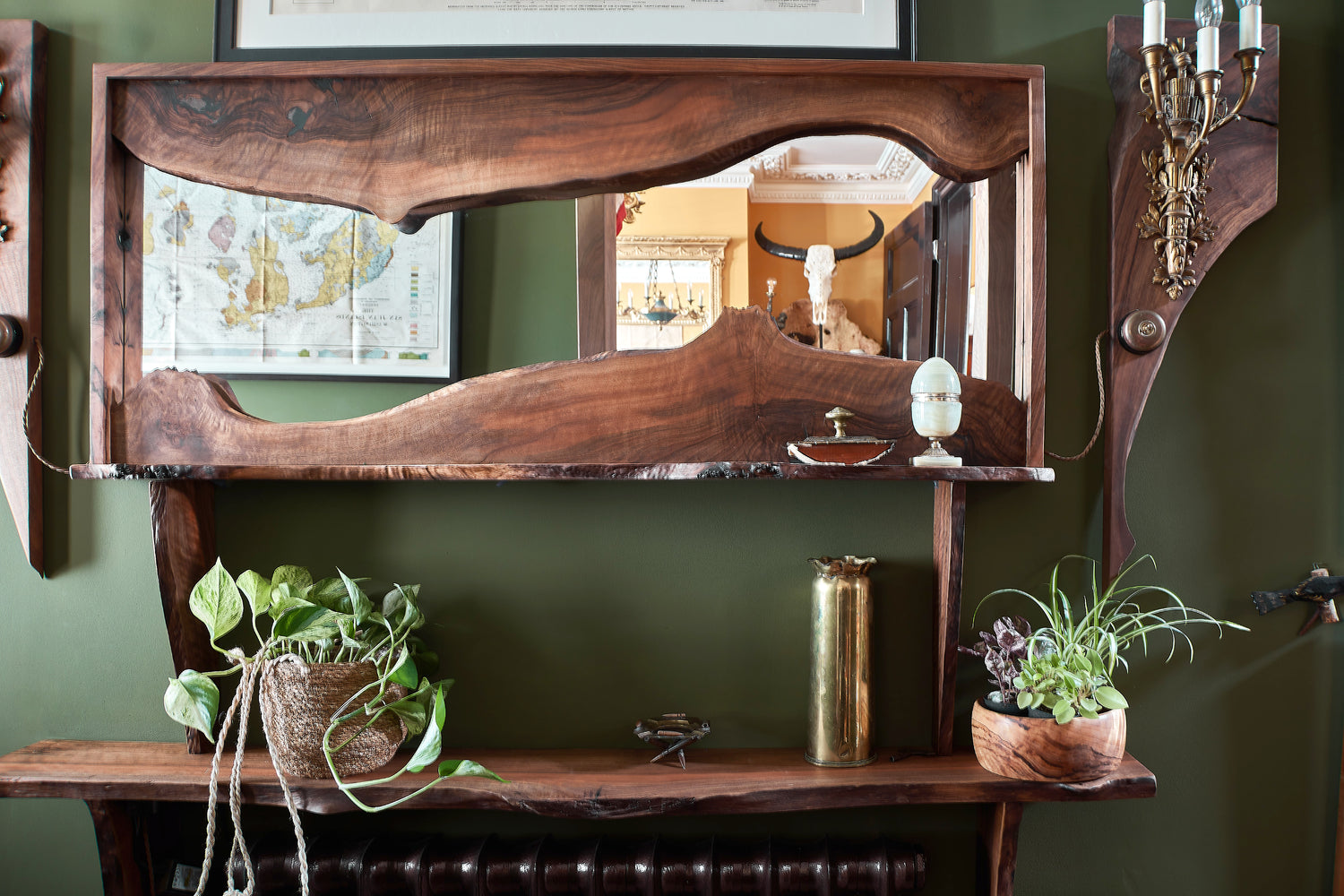 Experience the artistry of Live Edge Creations with our exquisite handcrafted Live Edge mirror. This unparalleled mirror is meticulously crafted from premium, environmentally conscious wood, infusing a rustic yet elegant charm into your decor. Our skilled craftsmen ensure each piece is tailor-made to your preferences, creating a truly unique and personalised addition to your space.
