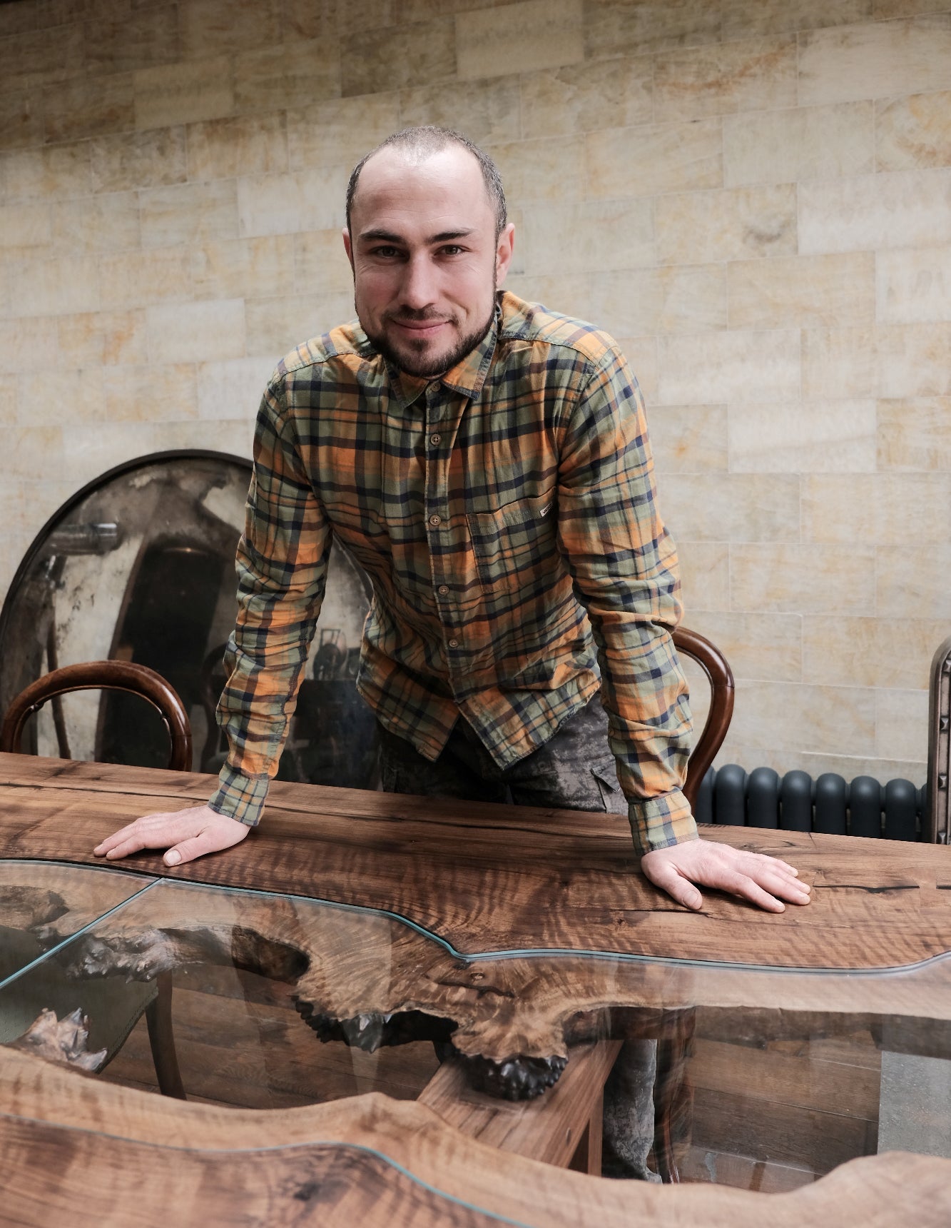 Egor Ivoilov photo. The director of Live Edge Creations, a master woodworker, artist and artisan working of over 10 years with Live Edge wood installtions, for both home and office.
