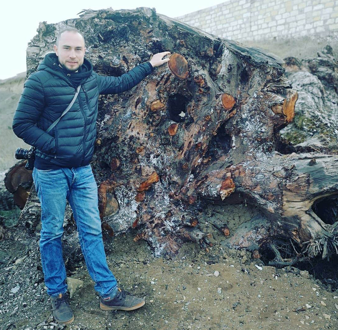 Master craftsman Egor Ivoilov, renowned for his expertise, is meticulously sourcing the finest black walnut wood for Live Edge Creations. Witness the journey of creating exquisite pieces of art from nature's own masterpiece form logs like these.